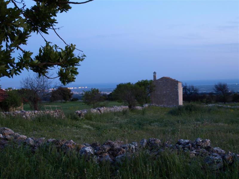 P5030680-(Medium).jpg - Scende la notte a Masseria Monte Sant'Elia