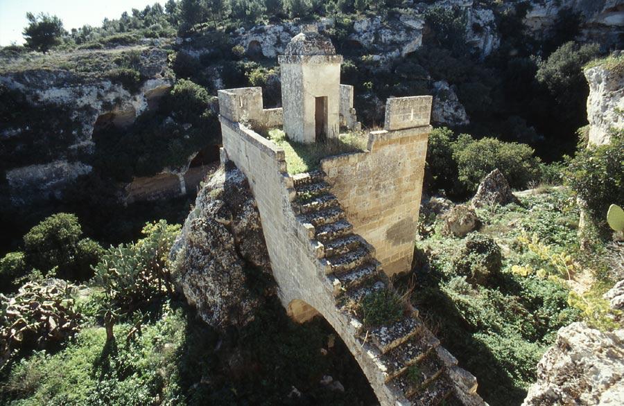 Montemesola-gravina.jpg - Montemesola Gravina del Marchese (torre di papa Ciro)